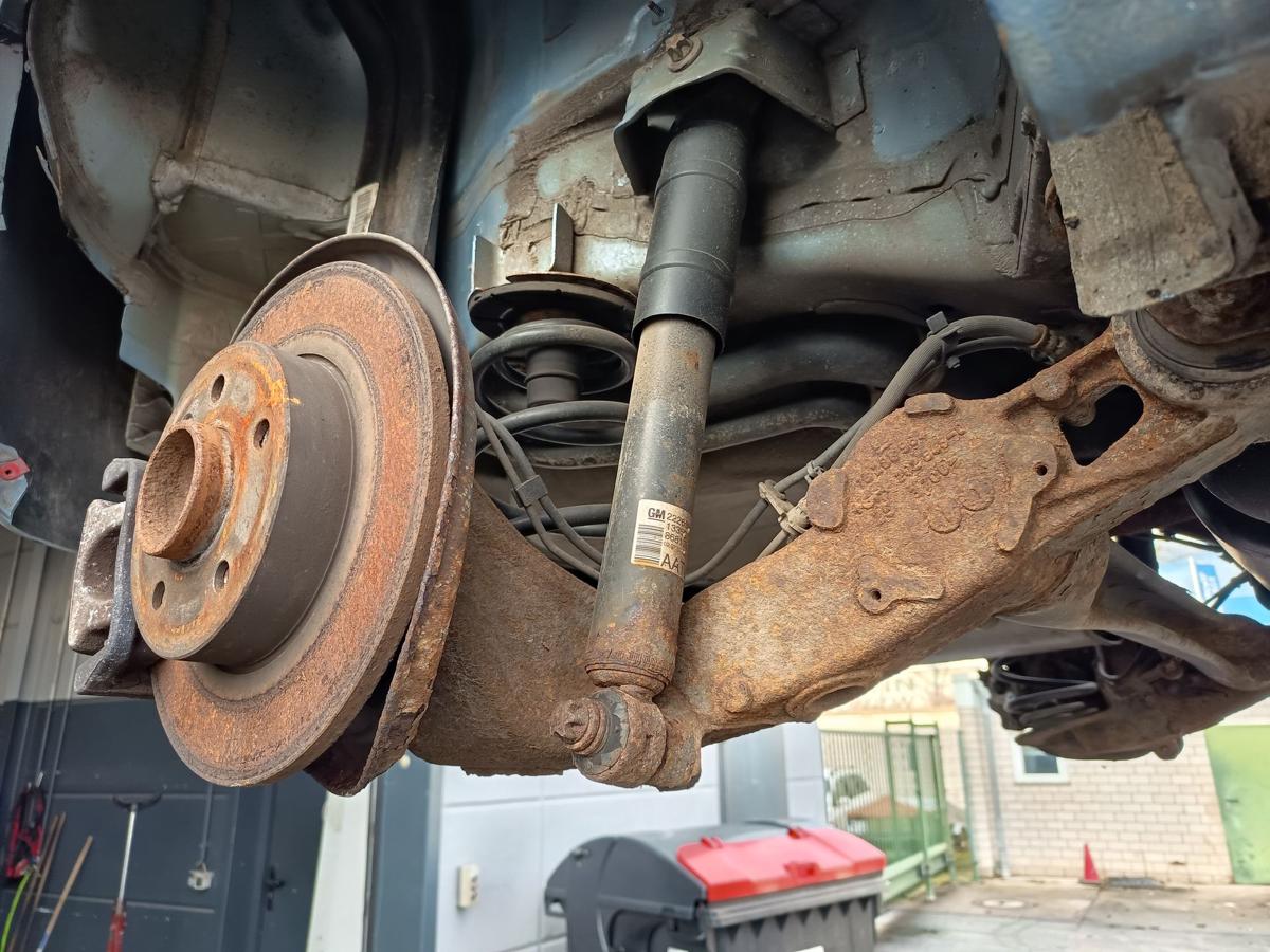 Opel Meriva B original Hinterachse scheibengebremst f&uuml;r 1,4l 88kW Bj 2013