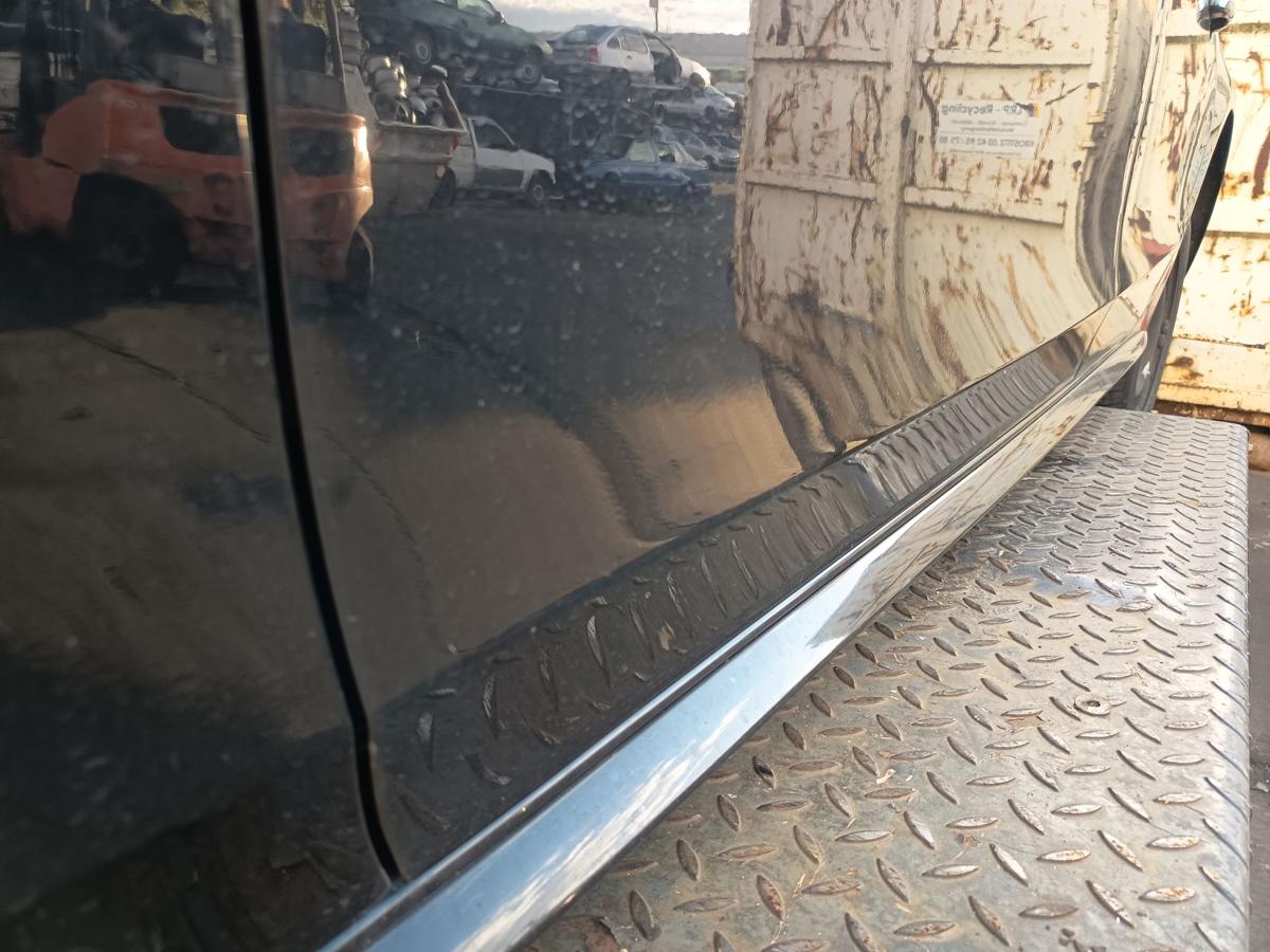 Audi A4 B8 8K original T&uuml;r vorn links Fahrer Y9B Brillantschwarz Bj 2009