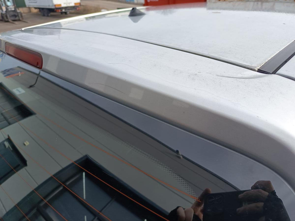 Hyundai i20 original Heckklappe mit Scheibe Deckel hinten FG Seek silver Bj 2012