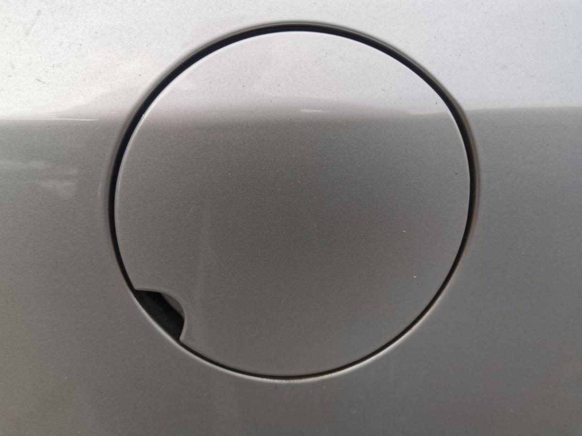 Renault Megane III Z Kombi Tankklappe Tankdeckel Tankverschluss TED69 GREY