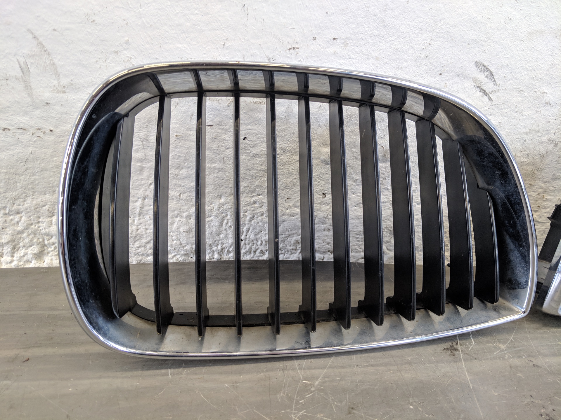 BMW 1er E87 Bj 06 Grill Nieren Frontgrill 511371286139 511371286149