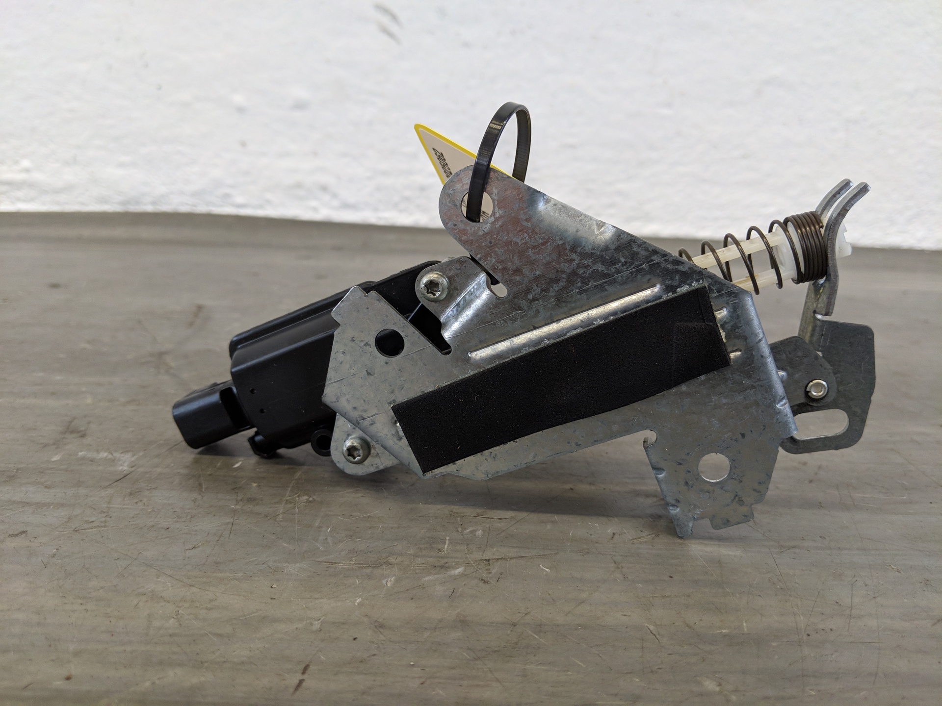 Ford Fiesta JD3 Bj 03 Stellmotor Öffner Heckklappe 2S6T432A98AE