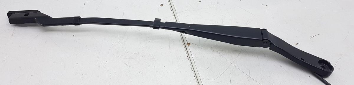 Tesla Model Y Wischerarmsatz Wischerarm links und rechts Bj2025 schwarz