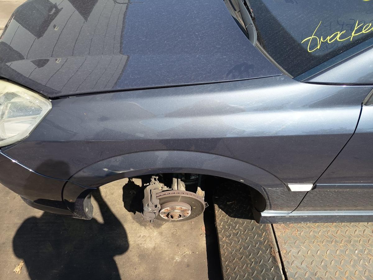 Opel Signum original Kotfl&uuml;gel links Z168 Metro Blau Facelift Baujahr 2007