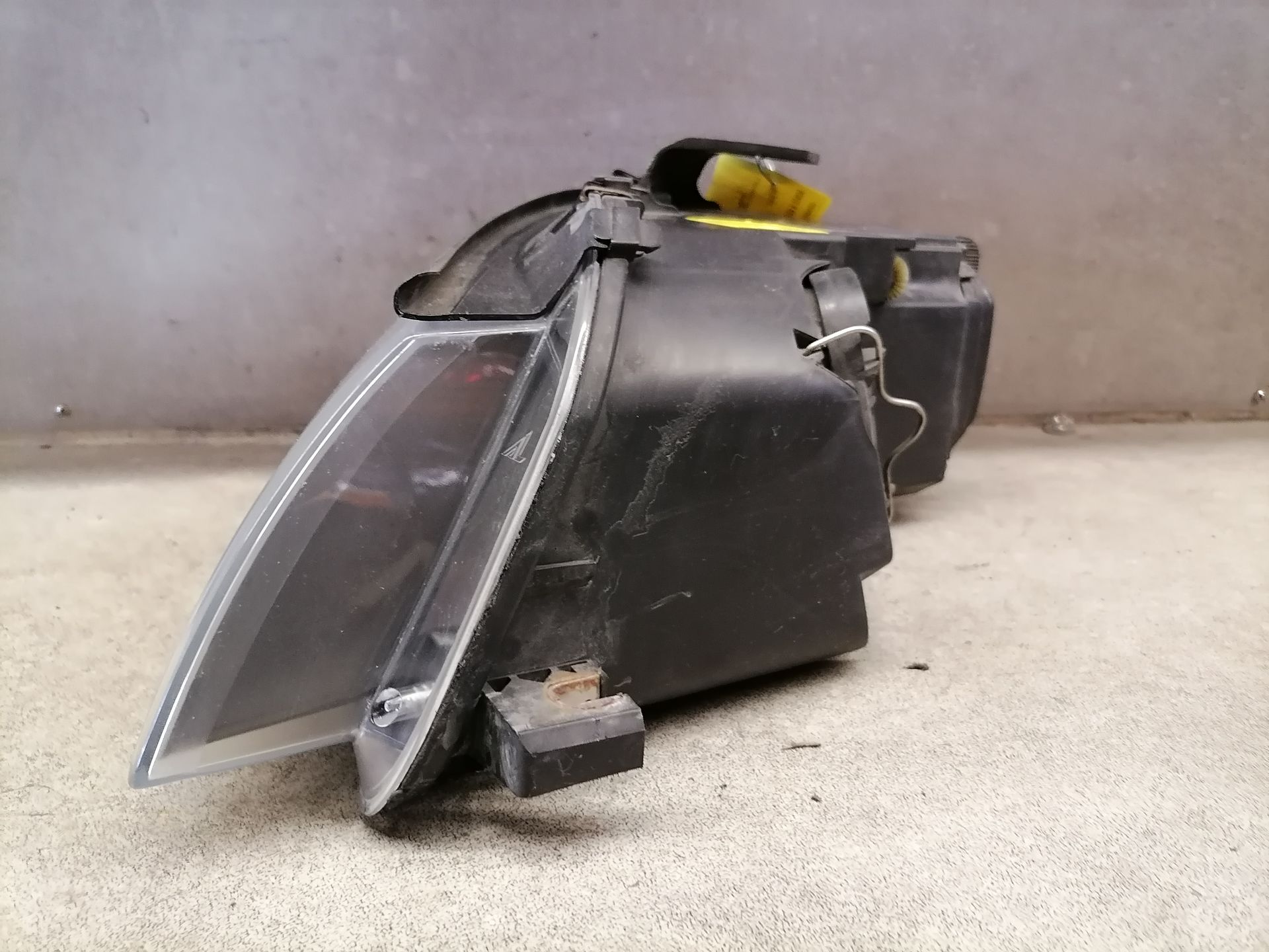 Audi A3 8P original Xenonscheinwerfer vorn rechts Bj.2003
