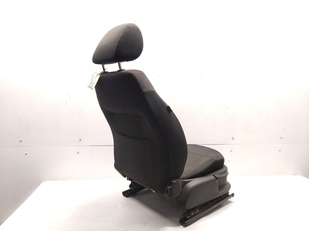 VW Polo 6R Sitz vorn rechts Beifahrersitz 5-T&uuml;rer Stoff dunkelgrau Bj.2011