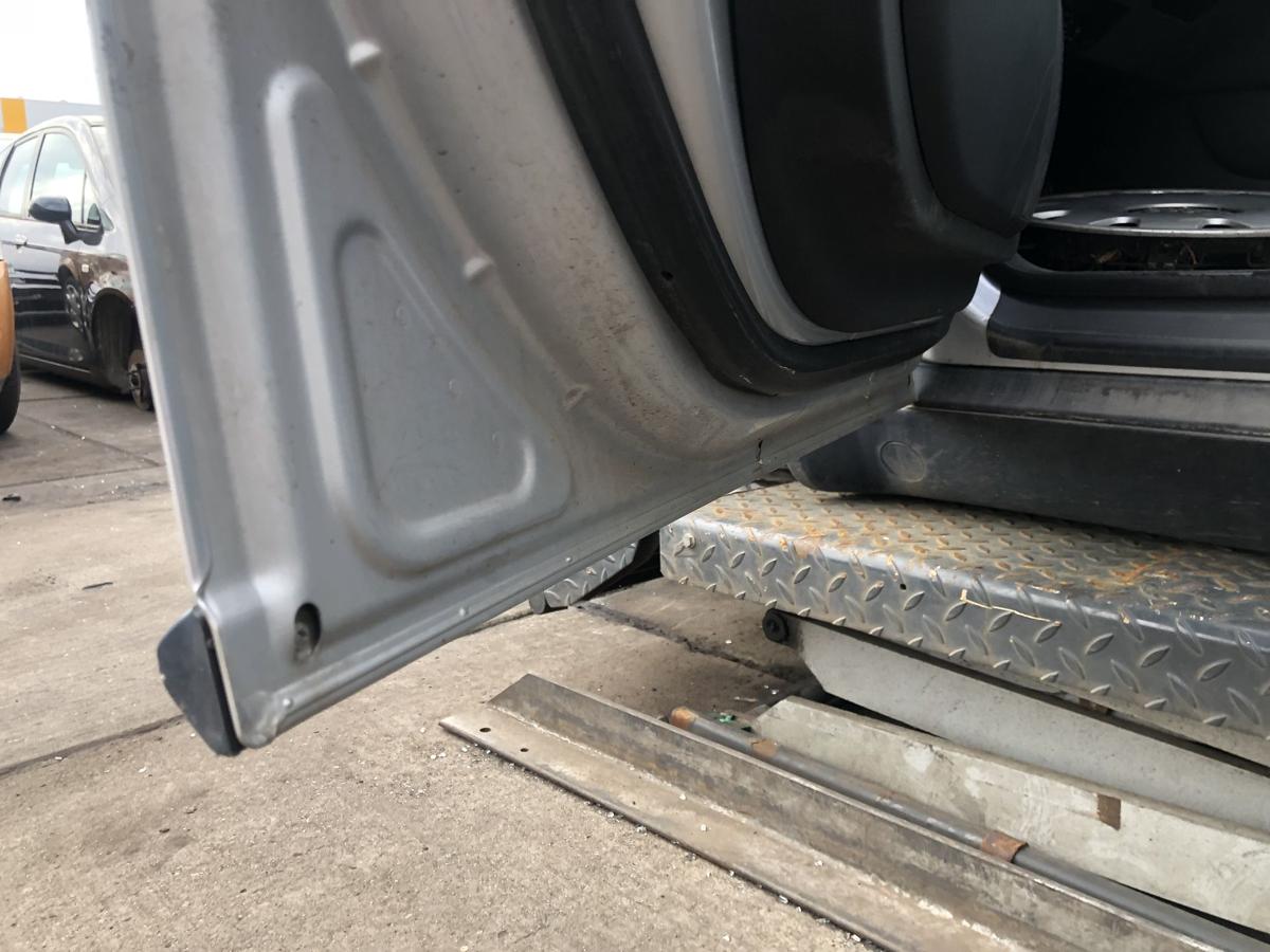 Audi A2 original Tür vorn links Fahrer Y7W Lichtsilber Bj 2001