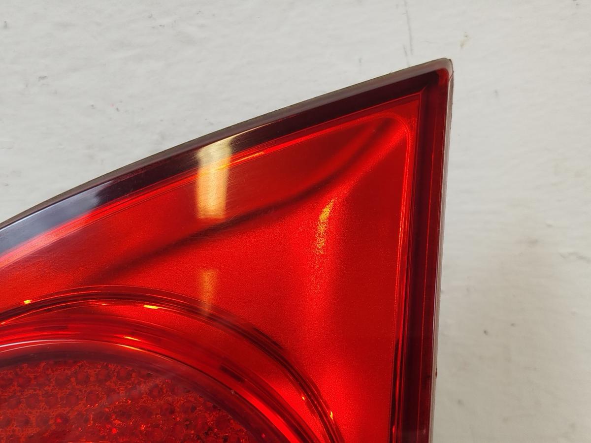 VW Golf 5 V 1K R&uuml;ckleuchte innen rechts Innenteil R&uuml;cklicht Heckleuchte 3 u 5trg