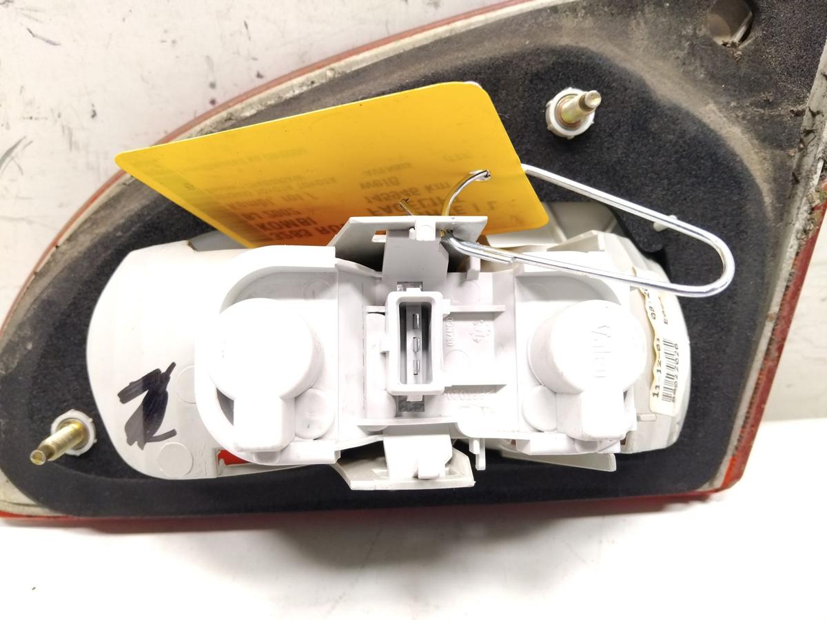 Toyota Avensis T22 Kombi R&uuml;ckleuchte Schlussleuchte links innen Facelift BJ2002