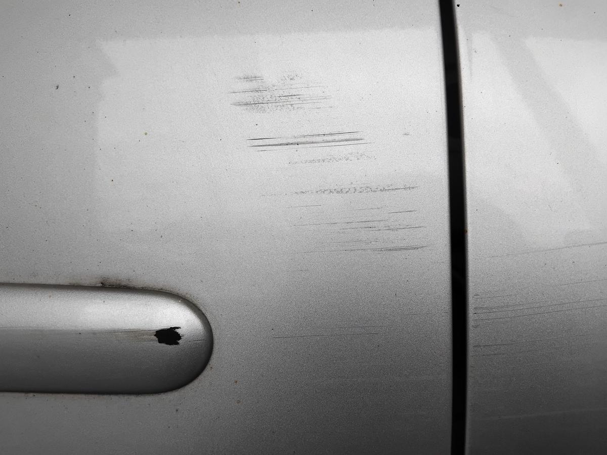 VW Golf 5 1K T&uuml;r vorn rechts Beifahrert&uuml;r 5t&uuml;rig BJ2007 Flie&szlig;heck LA7W reflexsilber