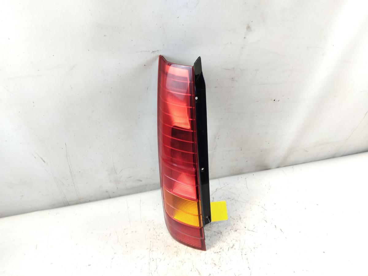 Mitsubishi Space Runner N60 R&uuml;ckleuchte Schlussleuchte links 22087268 BJ1999
