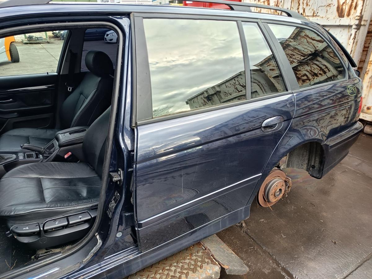 BMW E39 Touring original T&uuml;r hinten links Fond 317/5 Orientblau Bj 2003