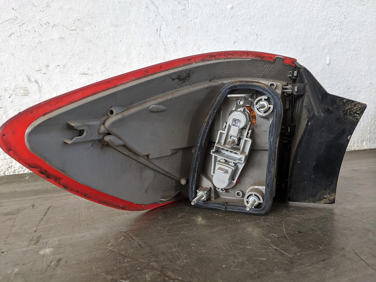 Ford Mondeo Turnier BA7 Bj.09 Rückleuchte aussen rechts 7S7113404B