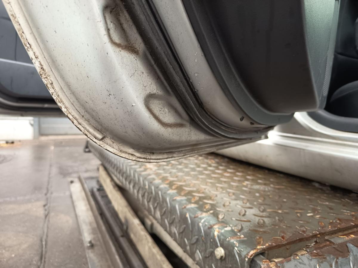Toyota Yaris XP9 original Tür hinten links Fond 1E7 Silver pearl Bj 2006