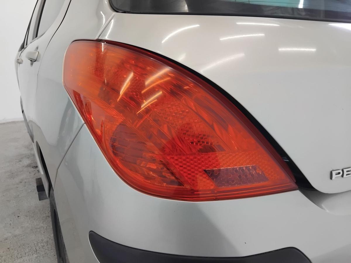 Peugeot 308 I original Rückleuchte Schlussleuchte links Fließheck BJ2009
