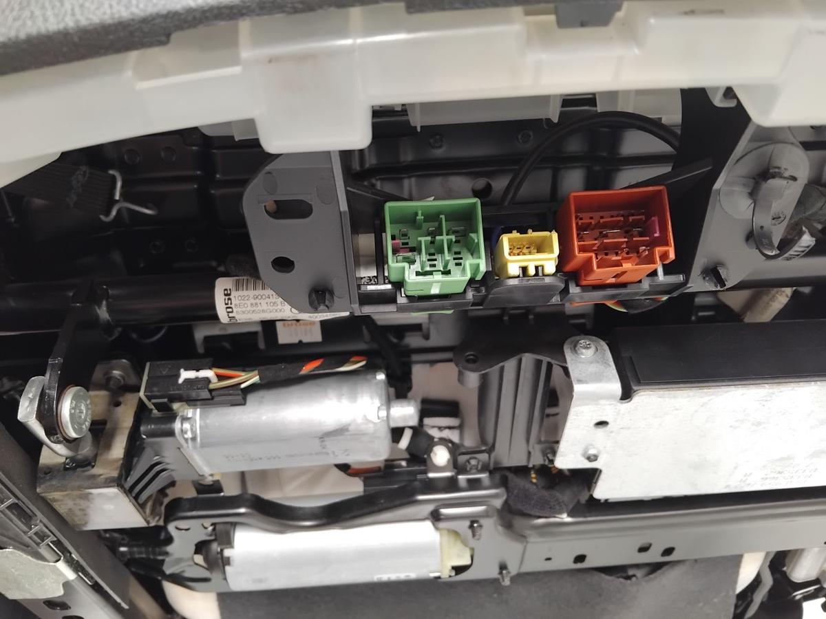 Audi Q7 4L original Sitz Fahrersitz links vorn, Kunstleder Soul beheizt