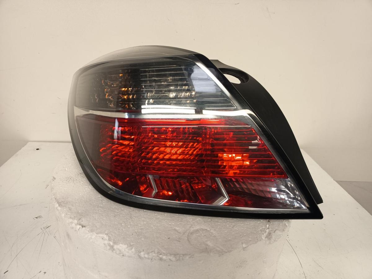 Opel Astra H GTC orig R&uuml;ckleuchte Schlussleuchte hinten links Bj 2008