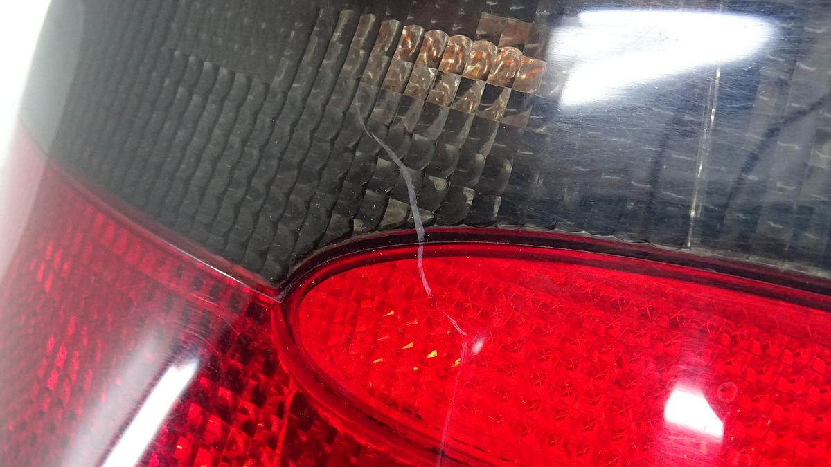 Opel Tigra Bj1999 Rückleuchte Rücklicht links schwarz rot