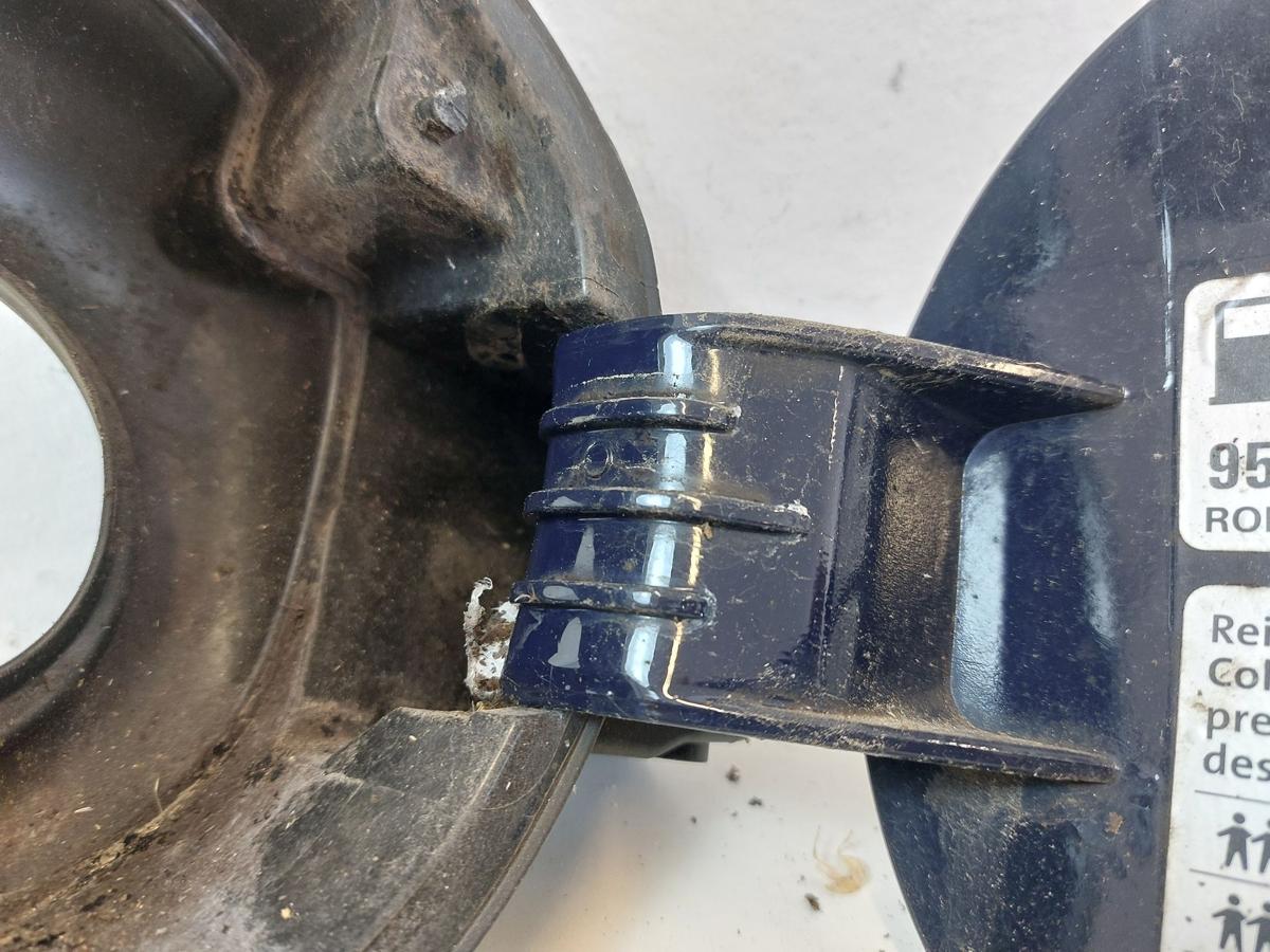 VW Golf 5 V 1K Tankklappe Tankdeckel LA5G Perlblau