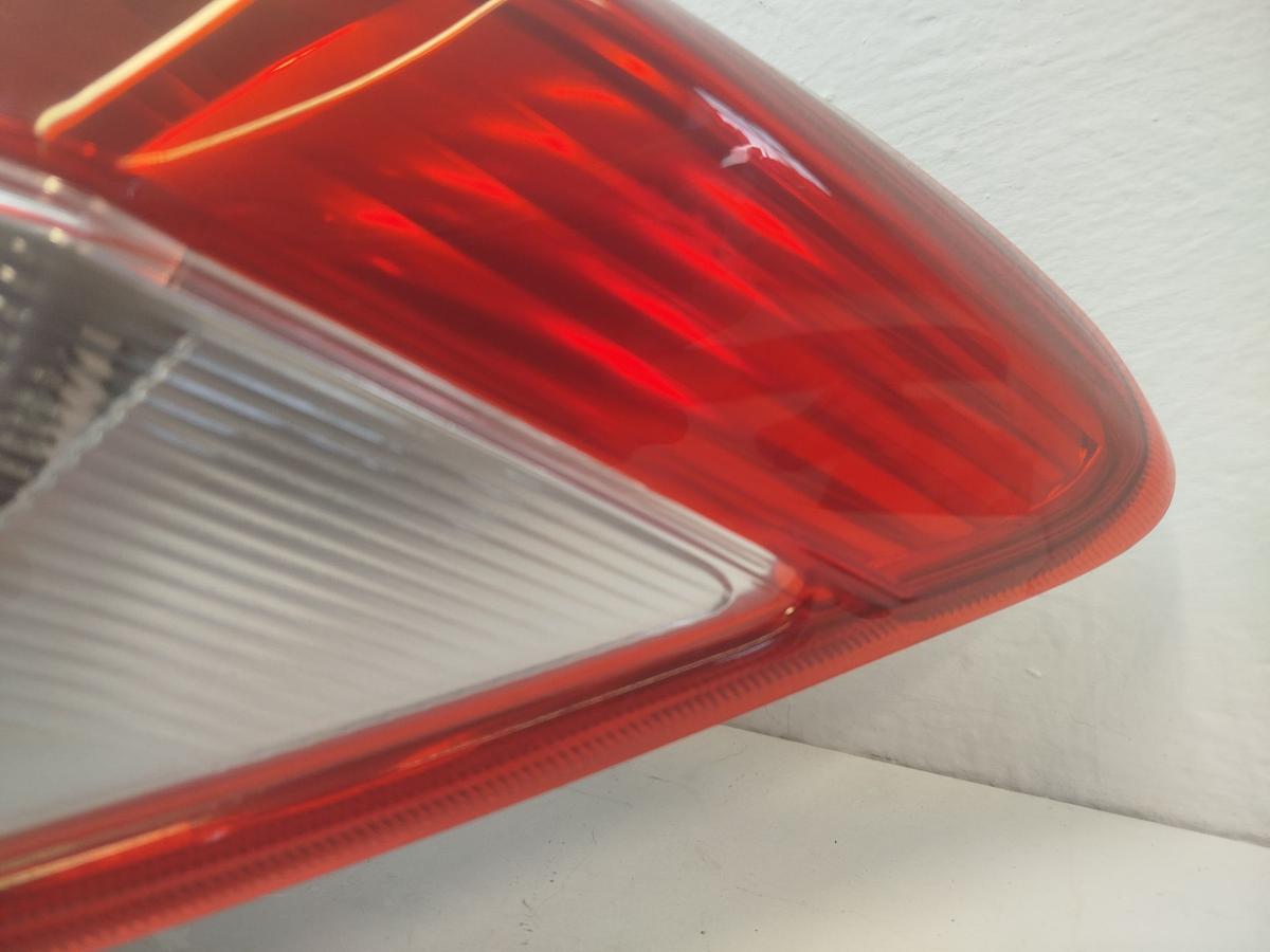 Toyota Yaris XP13 R&uuml;ckleuchte rechts R&uuml;cklicht Heckleuchte kein LED 10-14