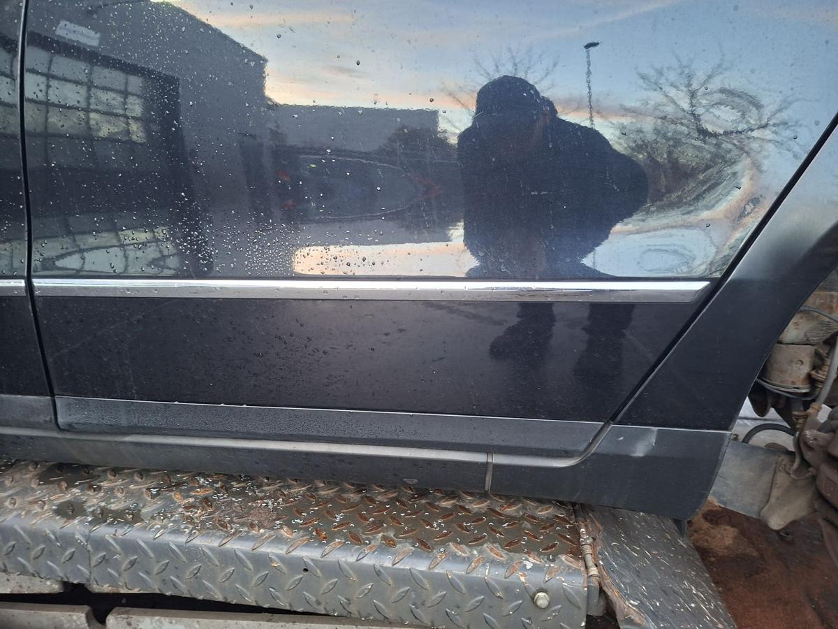 VW Passat 3C Variant original T&uuml;r hinten links ROH 041 brillantschwarz