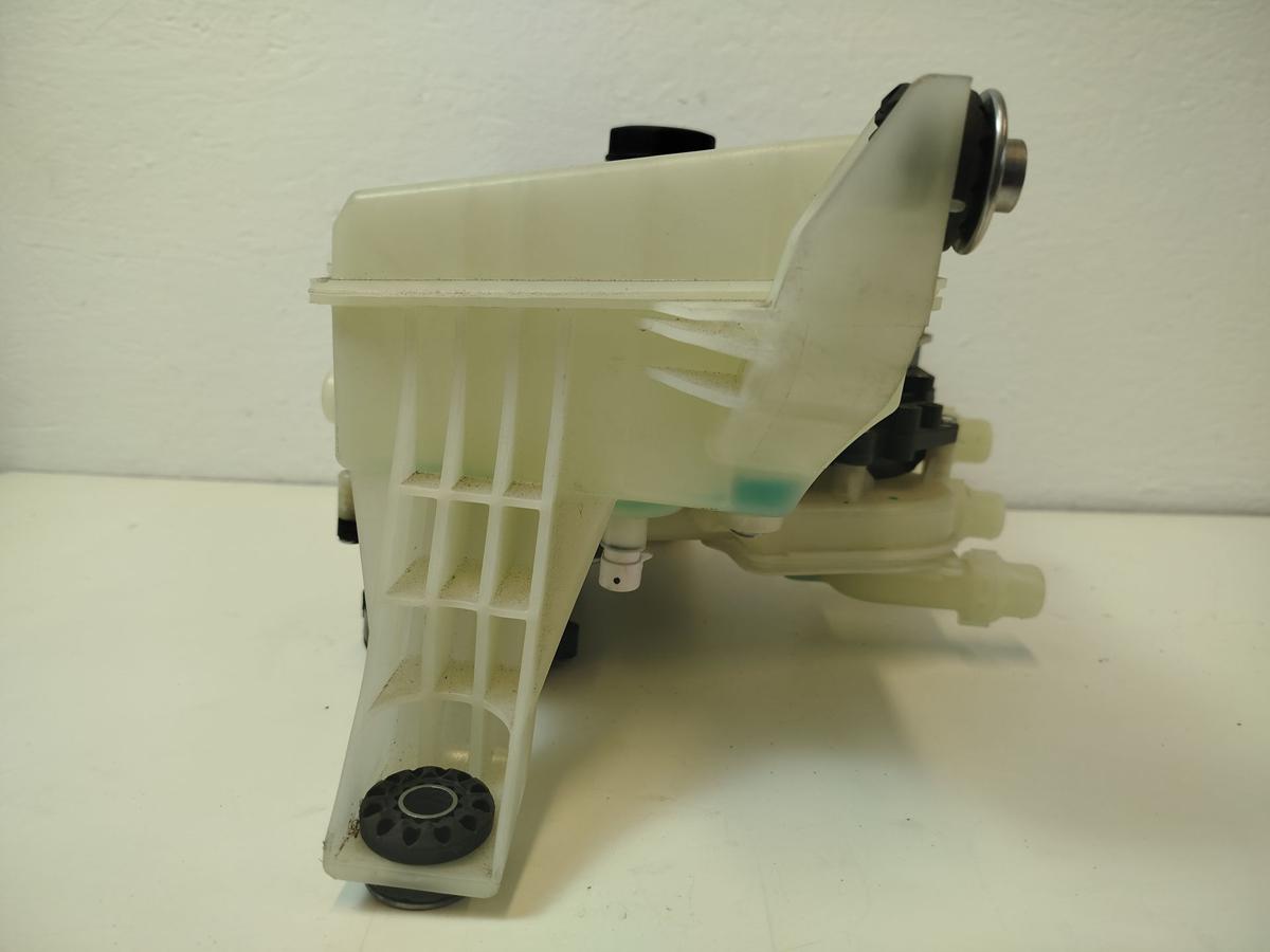 NIO EL6 Elektro SUV Ausgleichsbeh&auml;lter K&uuml;hlwasser Magnetventile Umw&auml;lzpumpe