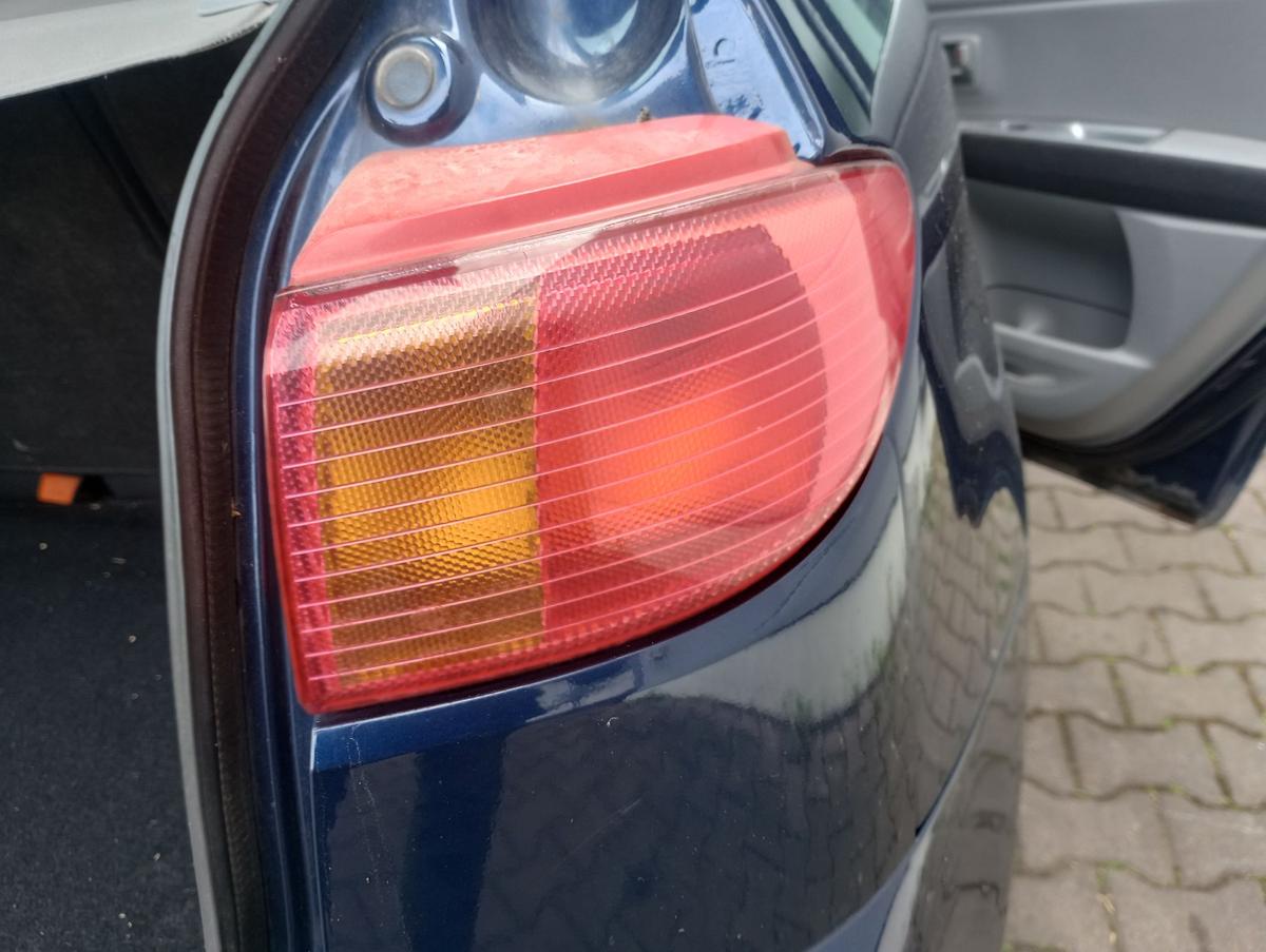Mazda 2 DY orig Rückleuchte rechts außen Heckleuchte bis Bj 2005