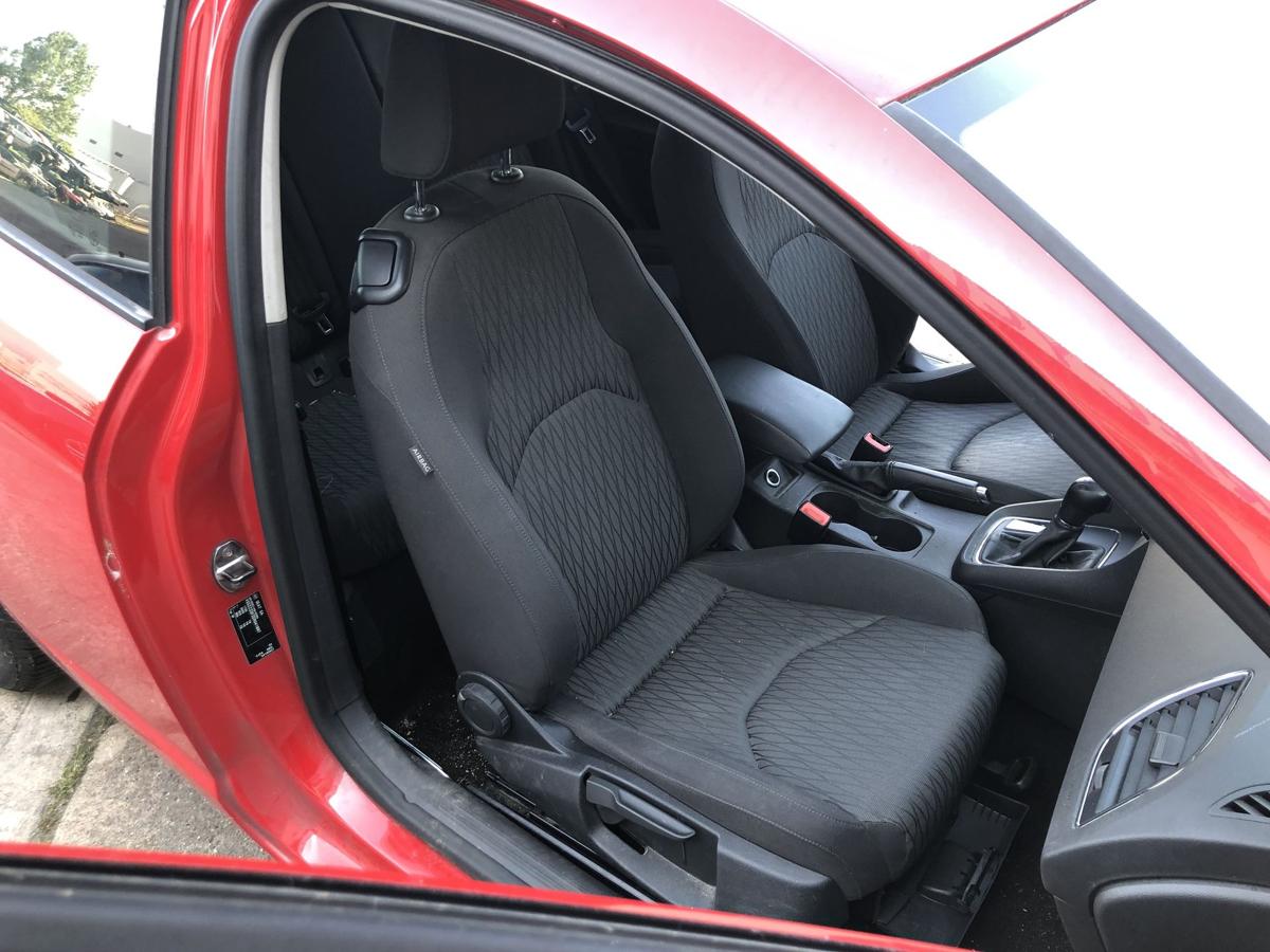 Seat Leon 5F Sitz vorn rechts Beifahrersitz nur f&uuml;r 3 t&uuml;rer Heizung Stoffsitz