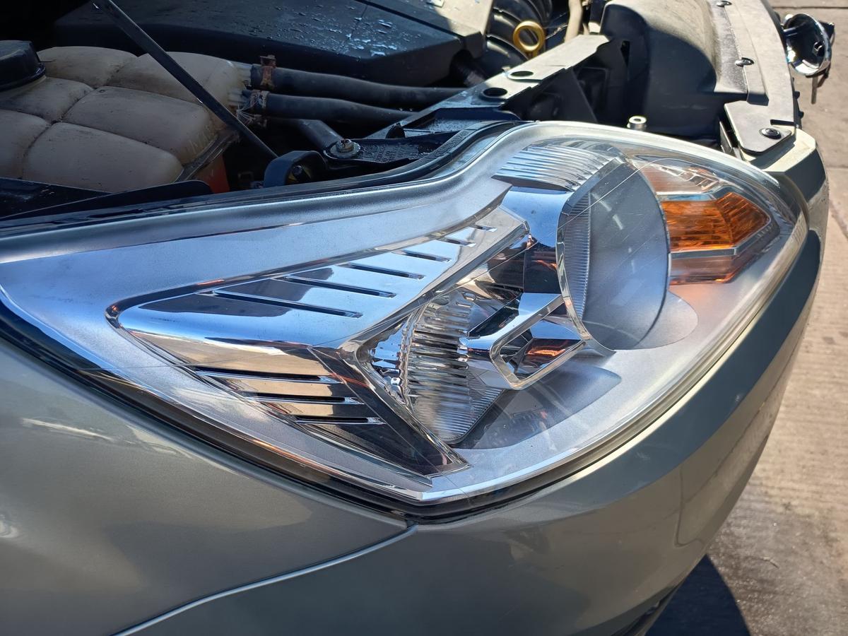 Ford Focus II original Scheinwerfer rechts Halogen Haupt Licht Front Bj 2009