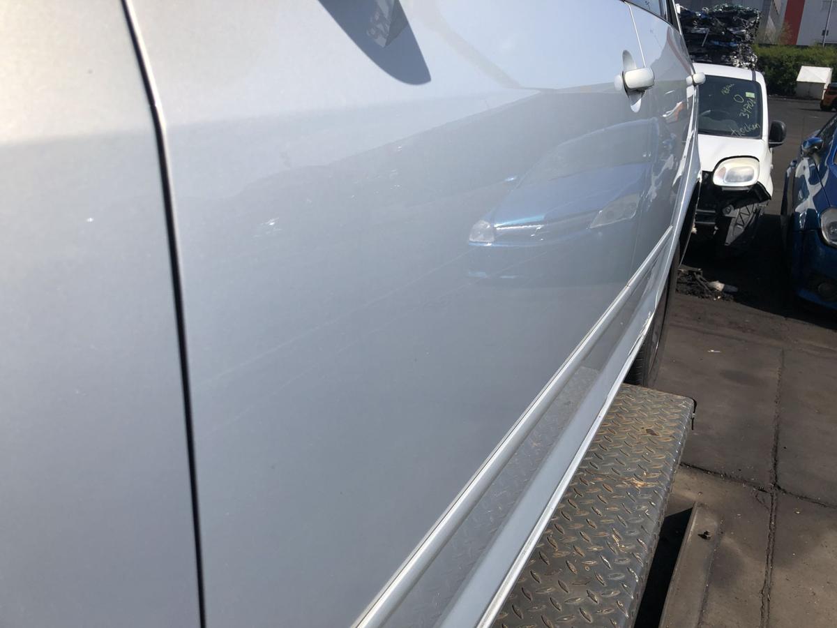 Golf Plus 5M original Tür vorn links Fahrer R7L Silver Leaf Bj 2009