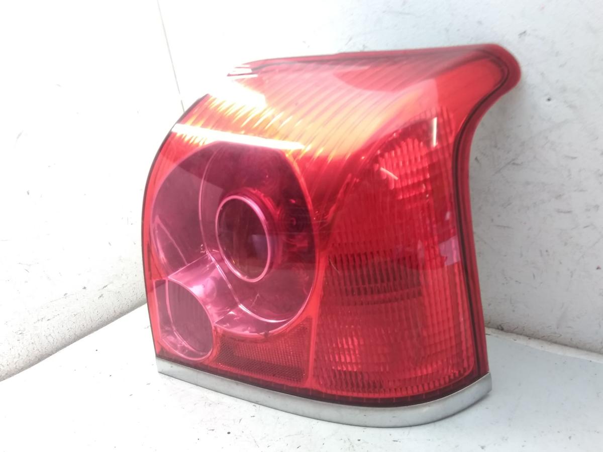 Toyota Avensis T25 Limousine original R&uuml;ckleuchte Schlussleuchte rechts BJ2004