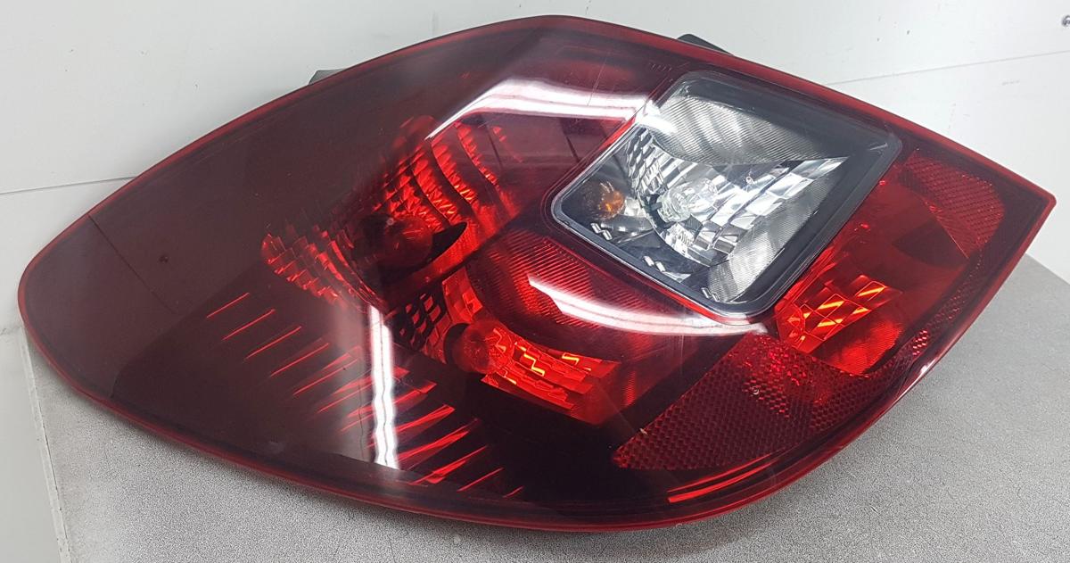 Opel Corsa D Rückleuchte Rücklicht links 13296479 89092690 Bj2014 5 Türig