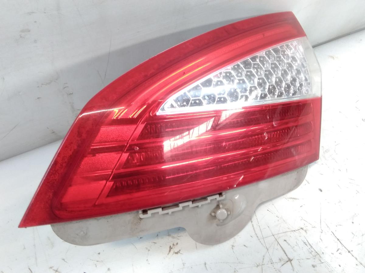 Ford Mondeo 4 BA7 Kombi original Rückleuchte Heckleuchte innen rechts BJ2009