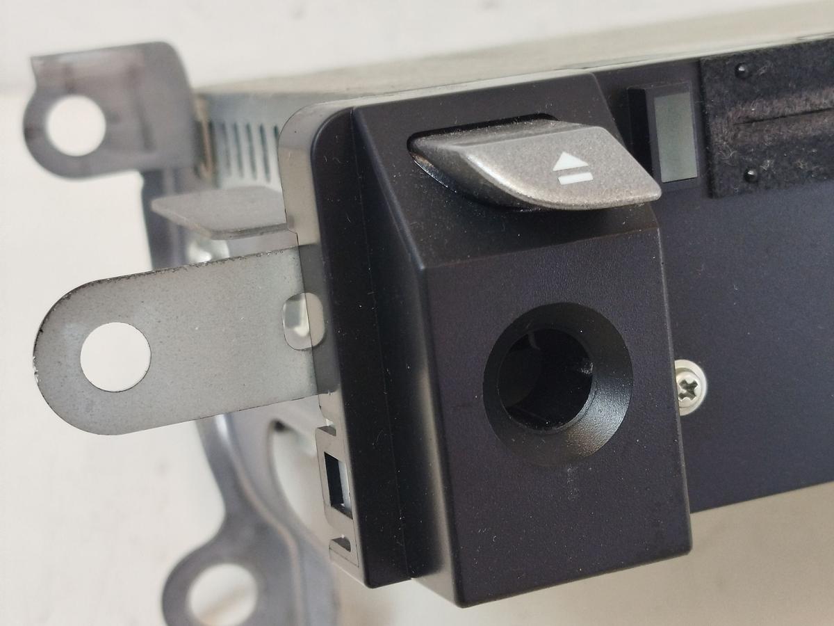 Toyota IQ Typ AJ Autoradio Radio mit CD Laufwerk OEM