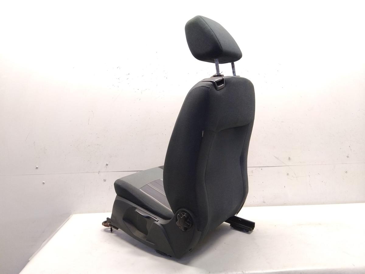Ford Fiesta JA8 Sitz vorn links Fahrersitz 3-T&uuml;rer Stoff graublau BJ2009