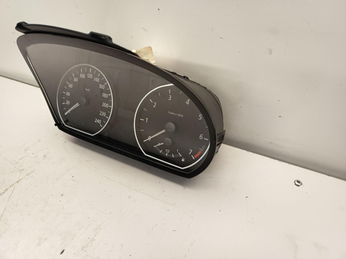 BMW 116I original Kombiinstrument Tacho Geschwindigkeitsanzeige Baujahr 2005