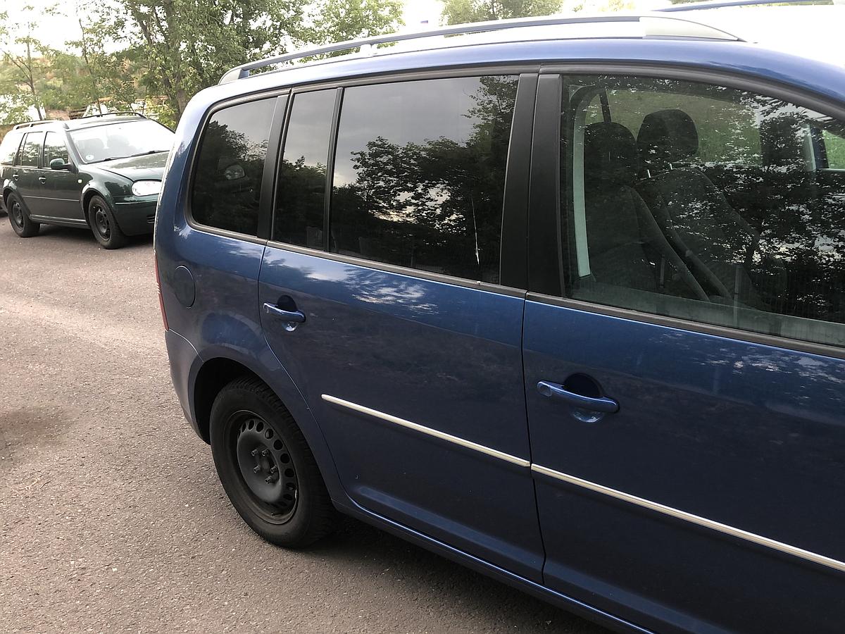 VW Touran 1T Tür hinten rechts LC5C Biscay Blue perl