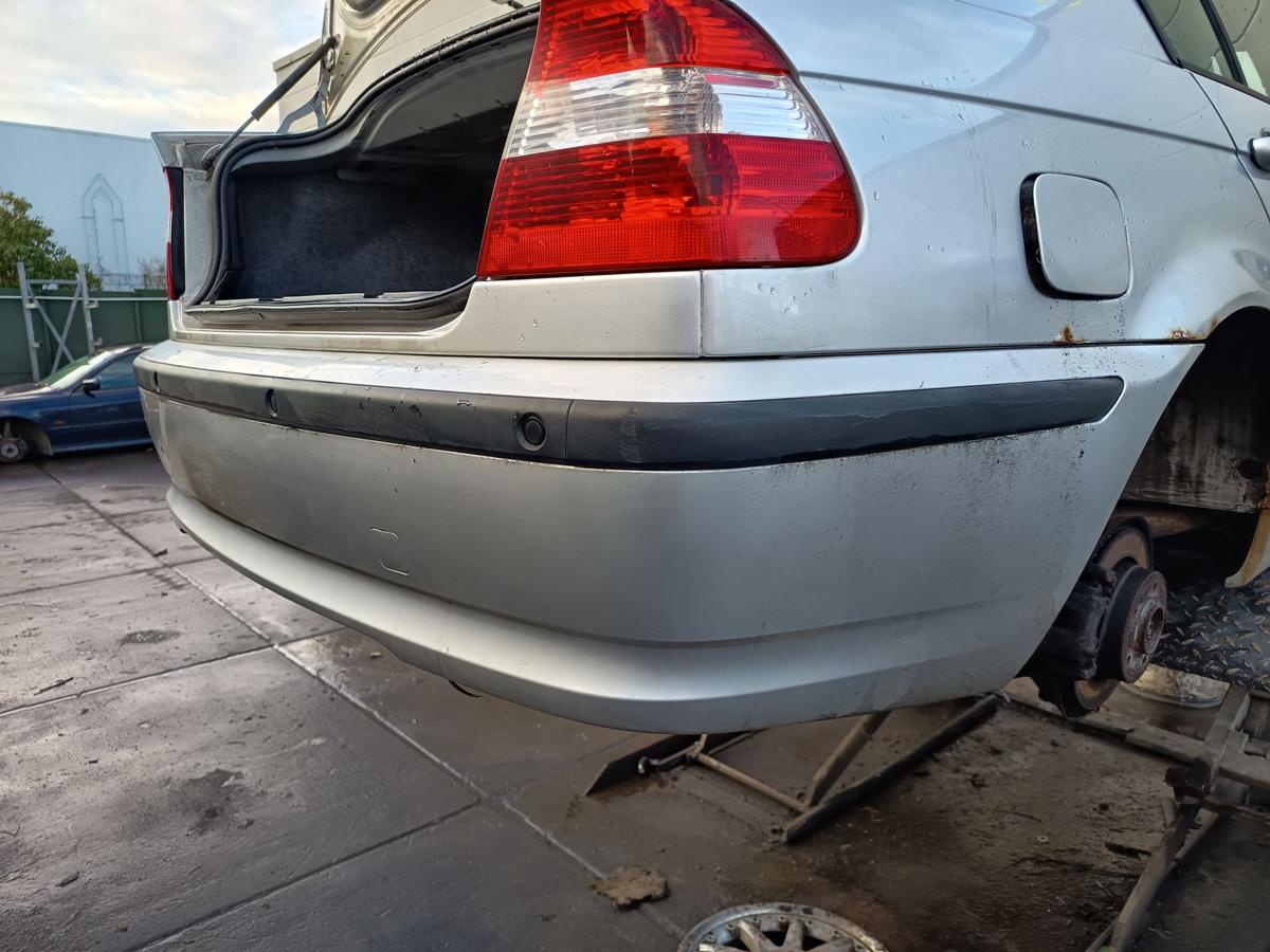 BMW E46 Limo original Sto&szlig;stange F&auml;nger hinten Heck 354/7 Titansilber Bj 2003