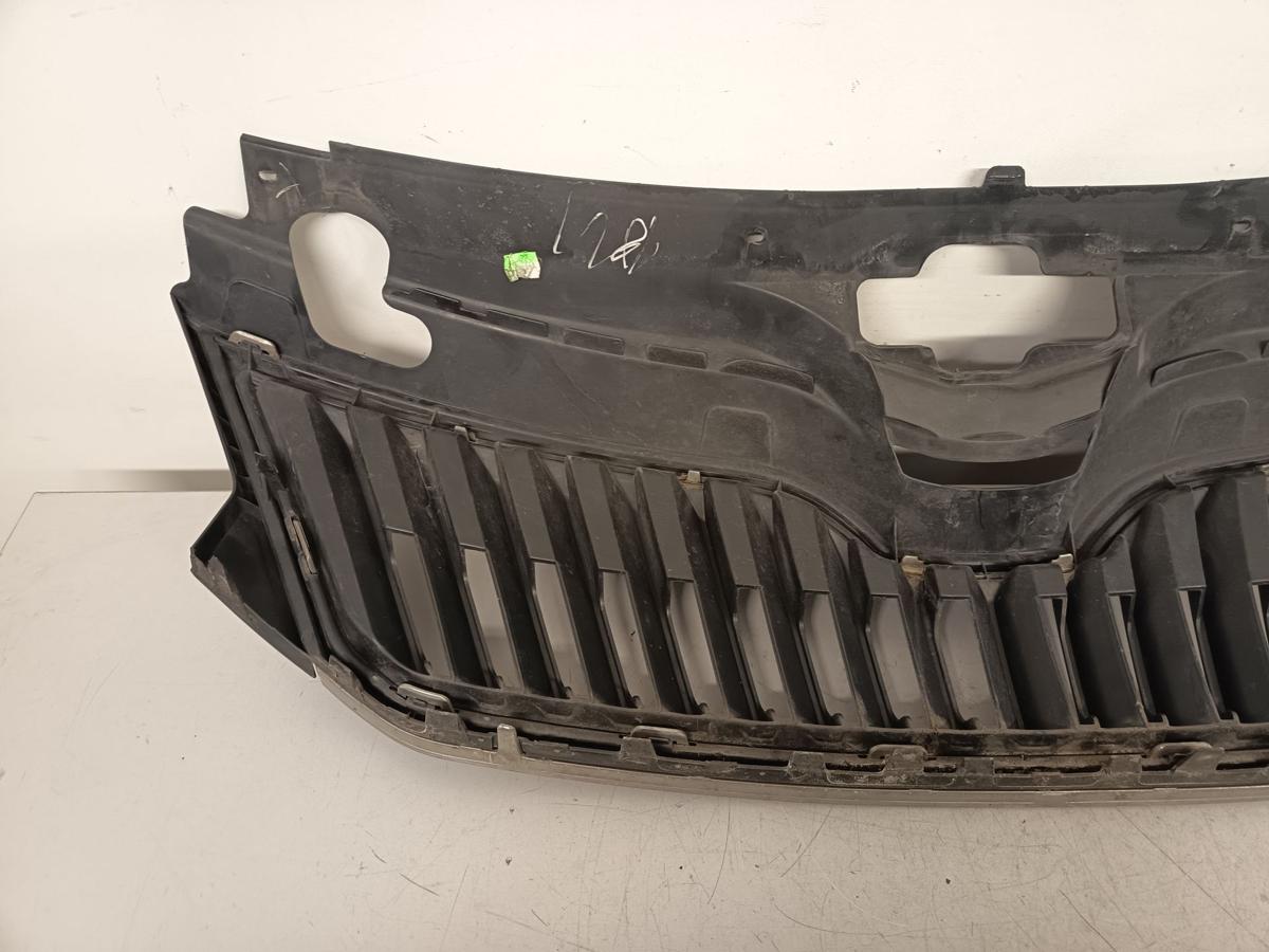 Skoda Rapid original K&uuml;hlergrill schwarz chrom Baujahr 2015