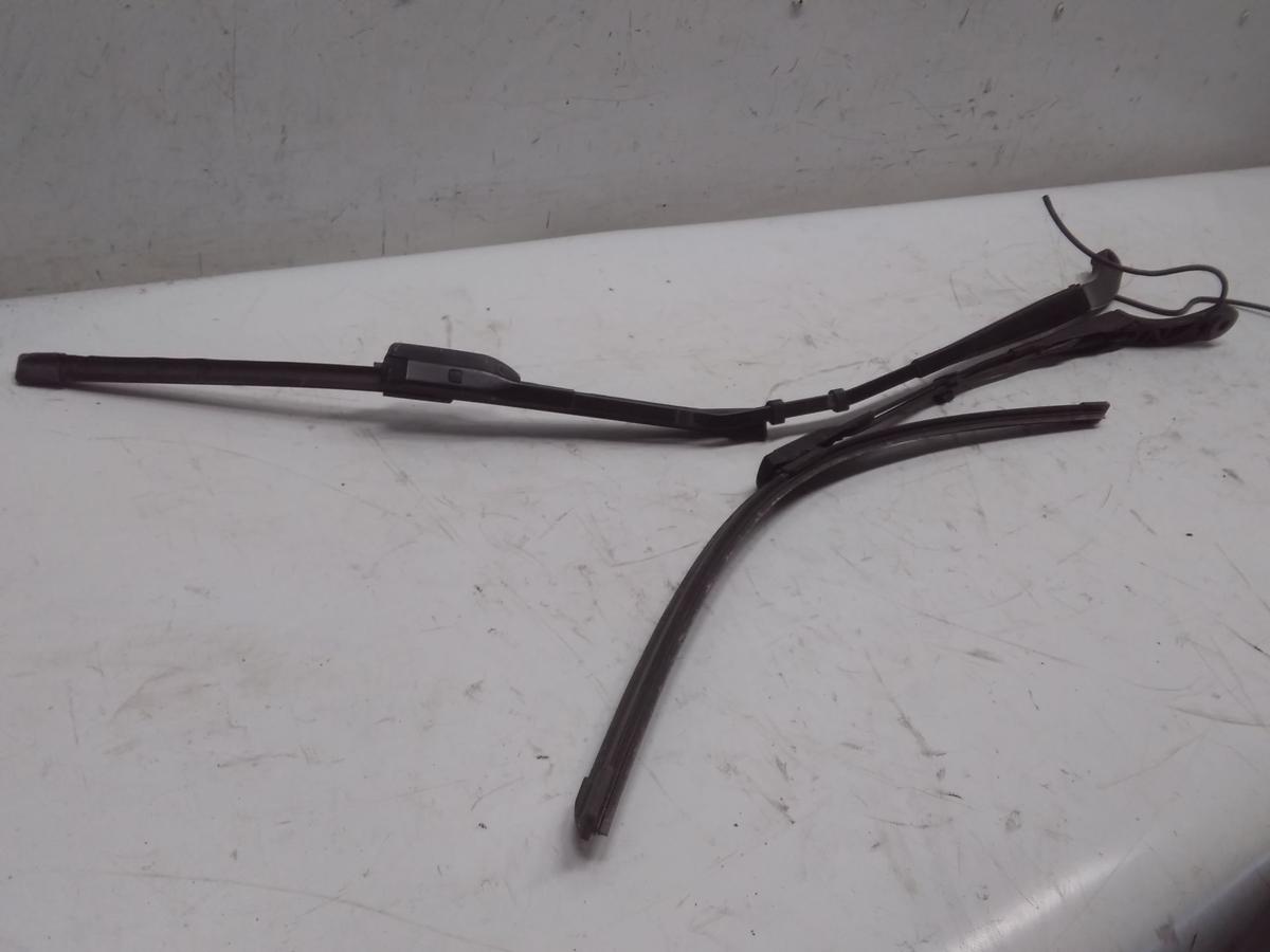 Tesla Model Y original Satz Wischerarme vorn BJ2023