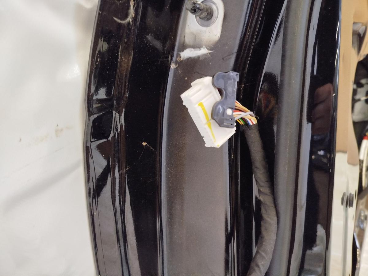 Tesla Model Y Tür vorn rechts Beifahrertür Autotür Rohbau PBSB Sierra Black