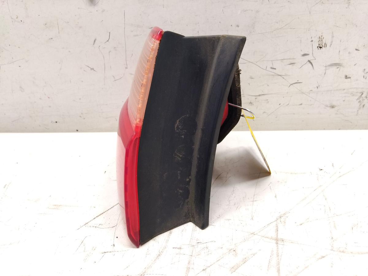 Toyota Avensis T22 Kombi R&uuml;ckleuchte Schlussleuchte links au&szlig;en Facelift BJ2002