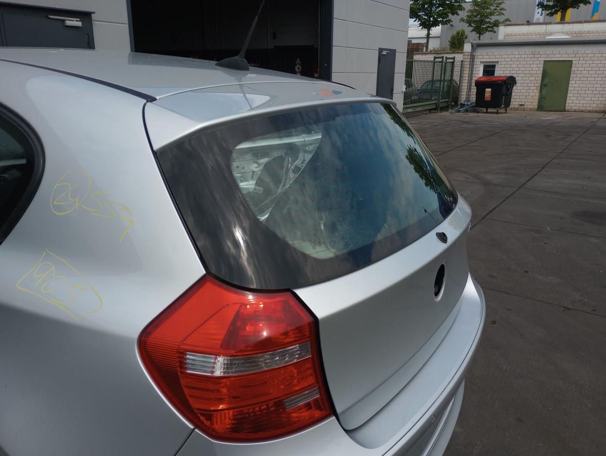 BMW 1er 187 orig Heckklappe mit Scheibe (Roh) 354 Titansilber met Bj 2008