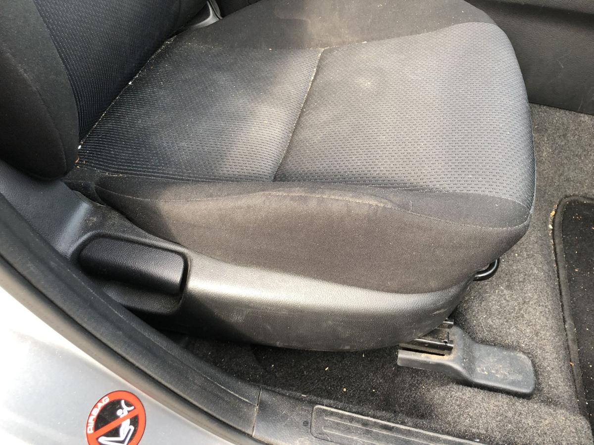 Mazda 3 Typ BL Sitz vorn rechts Beifahrersitz Stoff mit Heizung Autositz