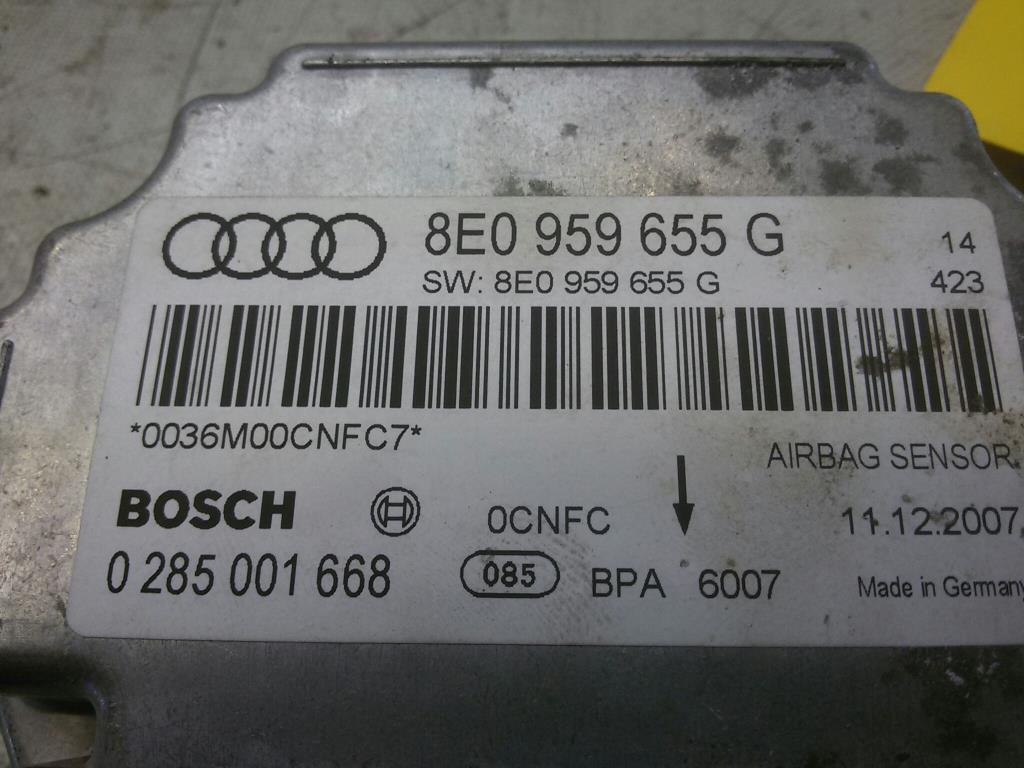 Audi A4 8E B7 8E0959655G Steuergerät Airbag original Bosch 0285001668 BJ2008