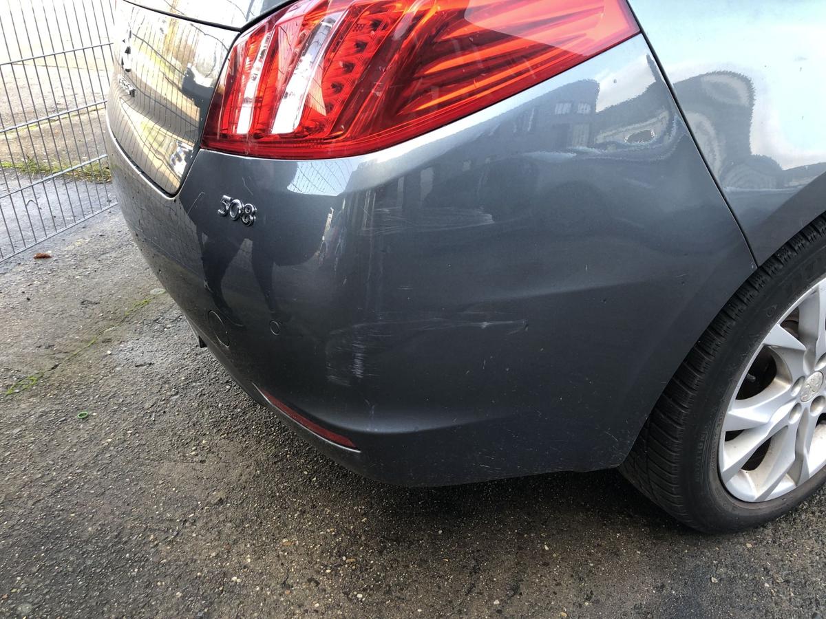 Peugeot 508 ND NE bis14 Sto&szlig;f&auml;nger hinten Hecksch&uuml;rze Limo mit PDC Besch&auml;digt