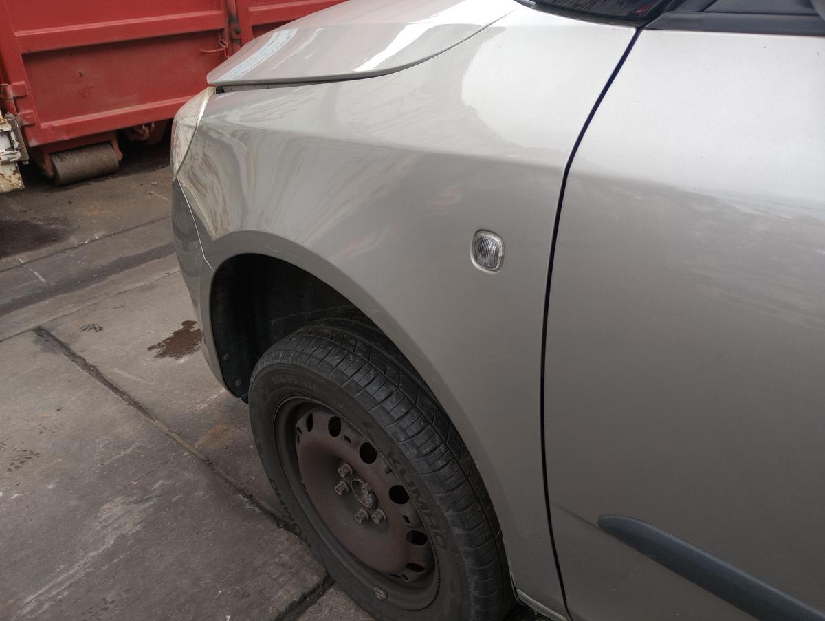 Skoda Fabia II Kombi 5J orig Kotflügel links F8H Beige Facelift Bj 2010 Skoda Fabia II Kombi 5J orig Kotflügel links F8H Beige Facelift Bj 2010