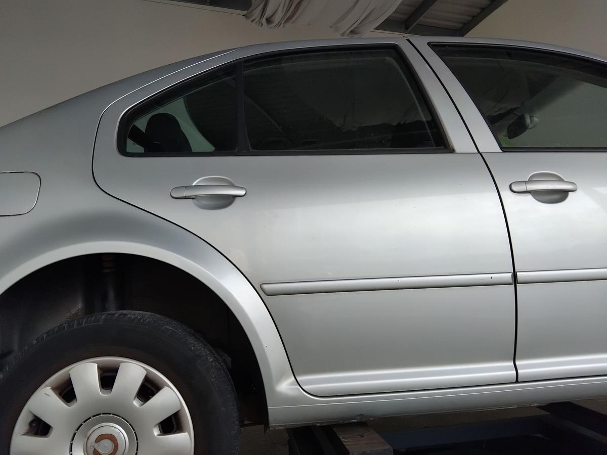 VW Bora 1J Limousine T&uuml;r hinten rechts LA7W reflexsilbermetallic 4-t&uuml;rig BJ2002