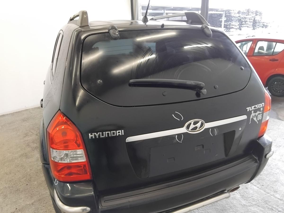 Hyundai Tucson JM Heckklappe schwarz EB ebony black mit Heckscheibe BJ2006