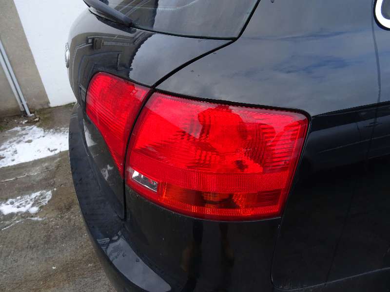 Audi A4 8E BJ2005 Kombi Avant original Rückleuchte rechts aussen Schlussleuchte